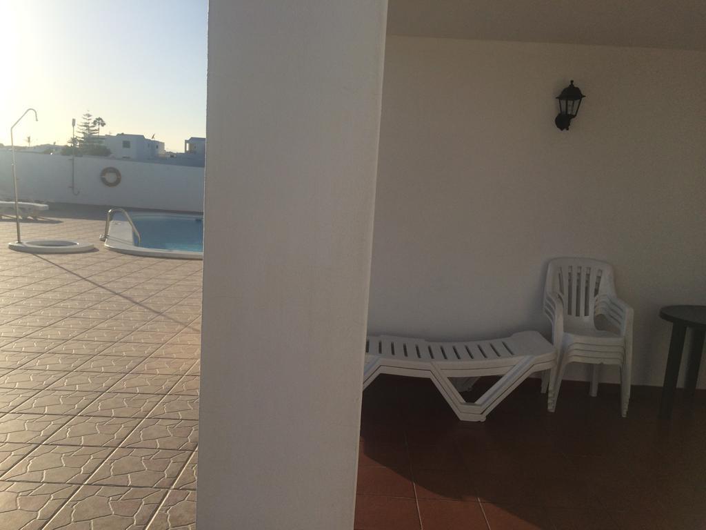 Alhambra Apartamentos Tías Стая снимка