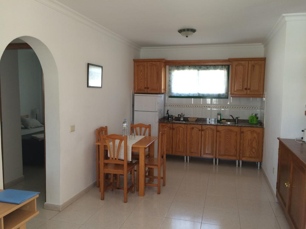 Alhambra Apartamentos Tías Екстериор снимка