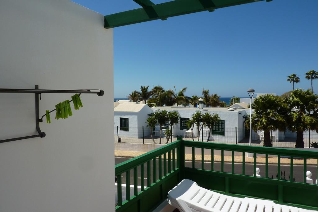 Alhambra Apartamentos Tías Екстериор снимка
