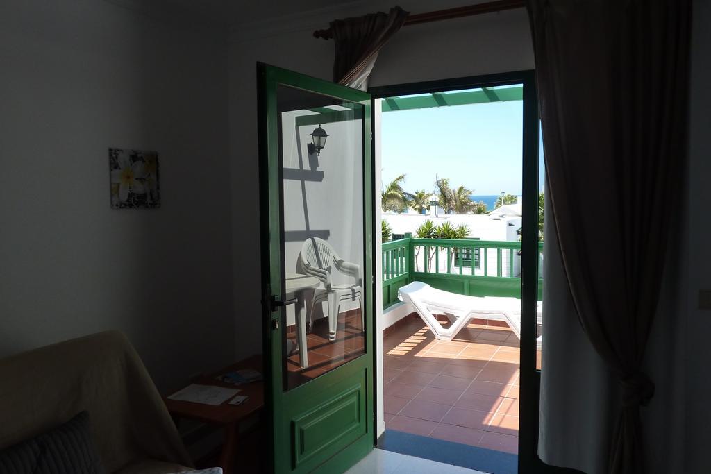 Alhambra Apartamentos Tías Екстериор снимка