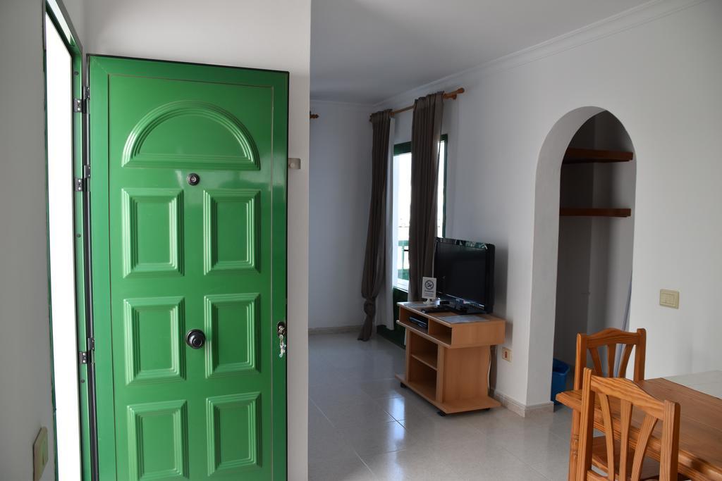 Alhambra Apartamentos Tías Екстериор снимка