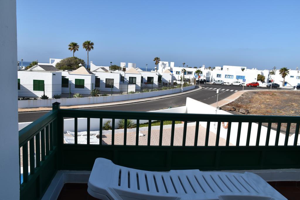 Alhambra Apartamentos Tías Екстериор снимка