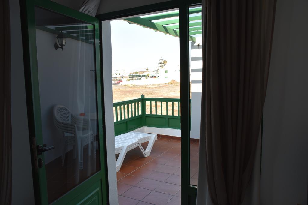 Alhambra Apartamentos Tías Екстериор снимка