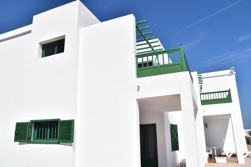Alhambra Apartamentos Tías Екстериор снимка