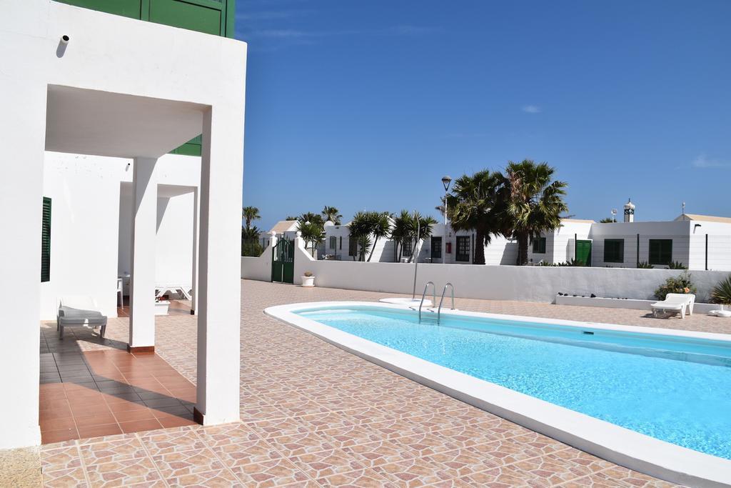 Alhambra Apartamentos Tías Екстериор снимка