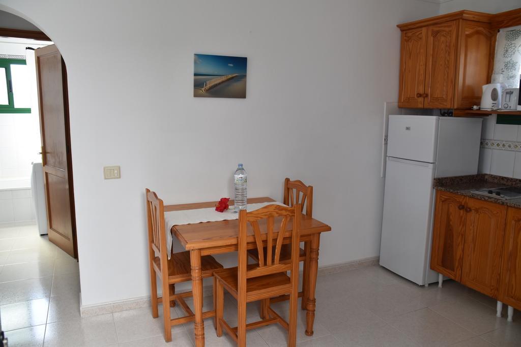 Alhambra Apartamentos Tías Екстериор снимка