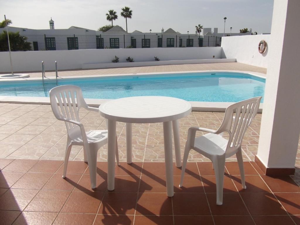 Alhambra Apartamentos Tías Екстериор снимка