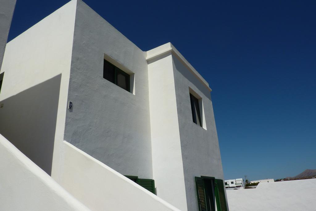 Alhambra Apartamentos Tías Екстериор снимка
